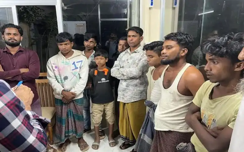 উখিয়ায় ভাড়া বাসা থেকে ১৮ রোহিঙ্গা আটক, আটককৃতরা বিভিন্ন বয়সের নারী ও পুরুষ।. Channel i News - চ্যানেল আই নিউজ