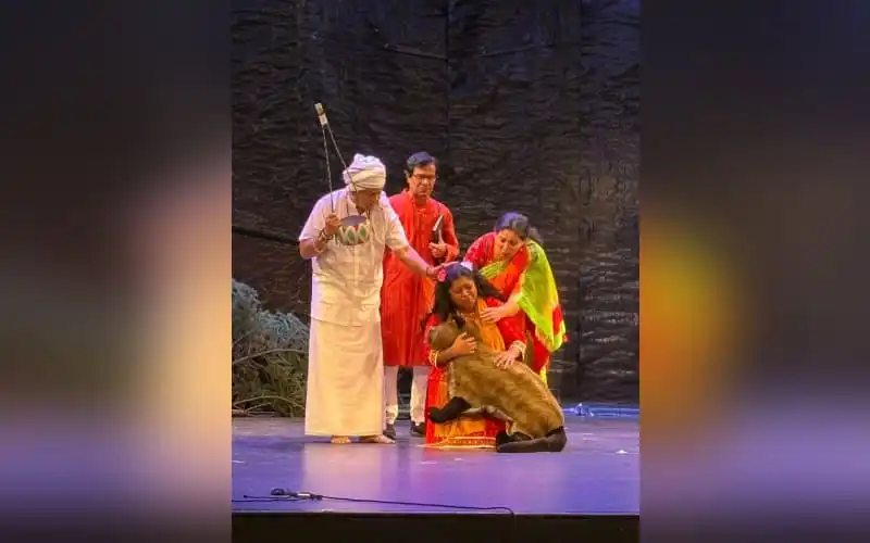 নাট্যোৎসবের দৃশ্য, অভিনেতারা অভিনয় করছেন কানাডার টরন্টোতে. Channel i News - চ্যানেল আই নিউজ