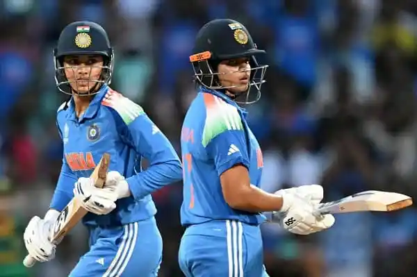 ভারতীয় মহিলা ক্রিকেটাররা মাঠে ব্যাট হাতে প্রস্তুত. Channel i News - চ্যানেল আই নিউজ