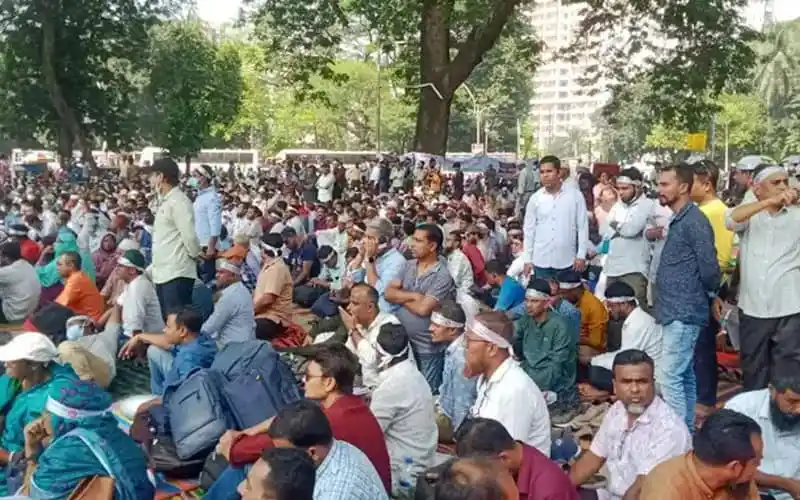 শিক্ষকদের মুক্তির দাবিতে আন্দোলনরত মানুষের বিশাল সমাবেশ. Channel i News - চ্যানেল আই নিউজ