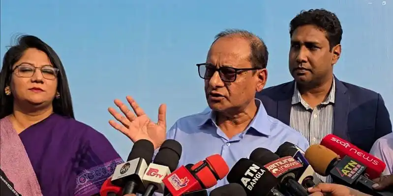 প্রাথমিক ও গণশিক্ষা উপদেষ্টার সংবাদ সম্মেলনে বক্তা. Channel i News - চ্যানেল আই নিউজ