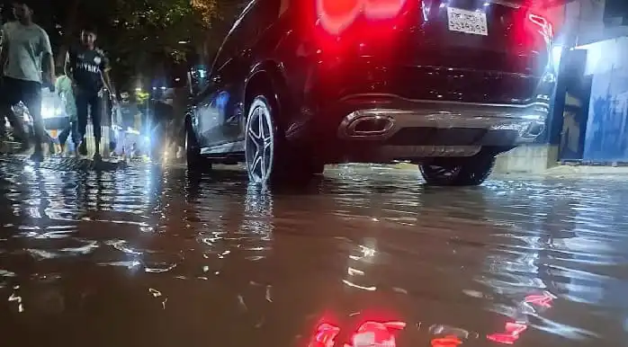 রাজধানীর জলাবদ্ধতা ও জলমগ্ন রাস্তা, বৃষ্টির কারণে জল জমে আছে. Channel i News - চ্যানেল আই নিউজ