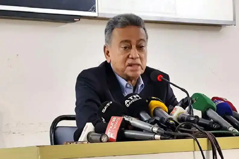 আমীর খসরু সংবাদ সম্মেলনে বক্তব্য দিচ্ছেন. Channel i News - চ্যানেল আই নিউজ