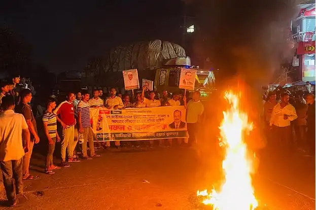 ঢাকা-চট্টগ্রাম মহাসড়কে বিএনপি নেতাদের সমর্থকদের বিক্ষোভ ও অবরোধ. Channel i News - চ্যানেল আই নিউজ