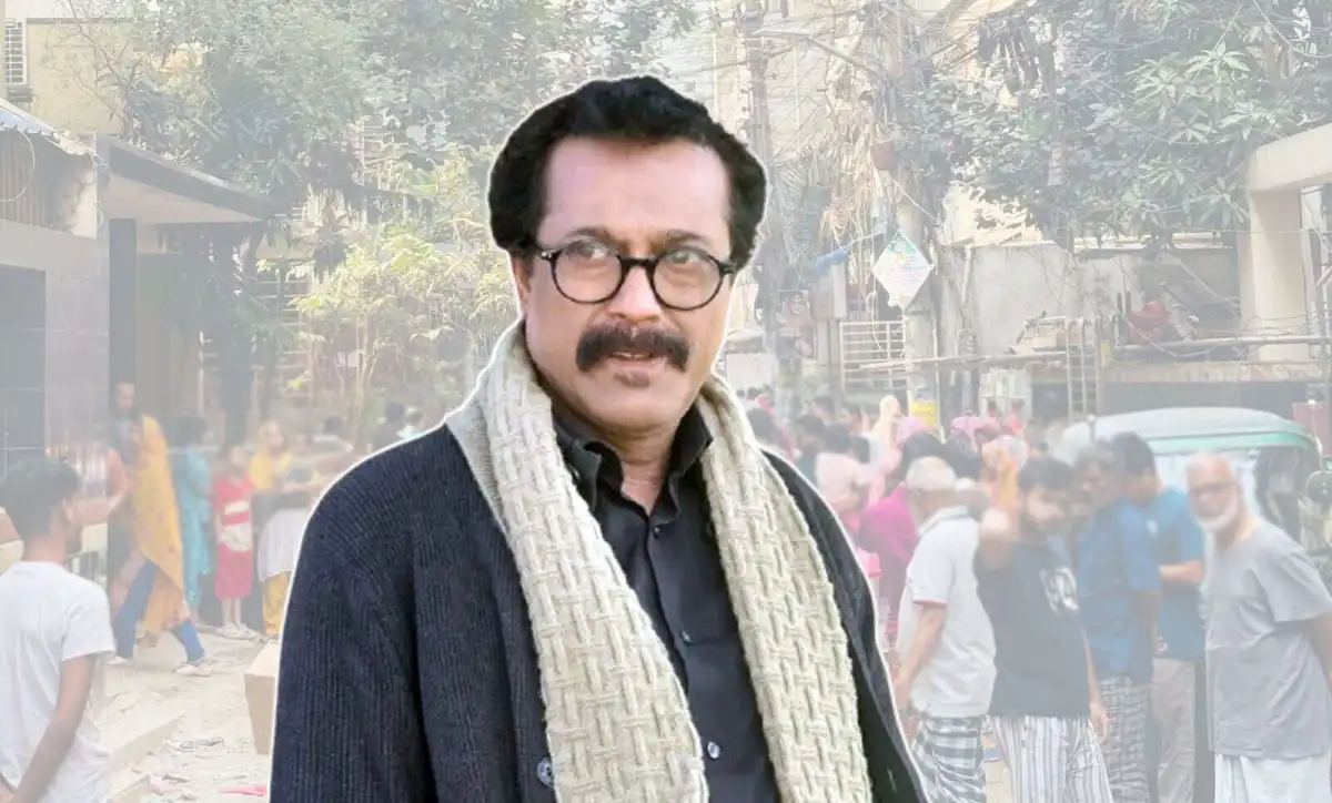 জনপ্রিয় ব্যক্তিত্বের ছবি, জনসমাগমের মাঝে দাঁড়ানো. Channel i News - চ্যানেল আই নিউজ