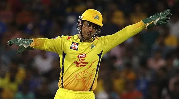 ৪৪ বছর বয়সী ধোনি আইপিএলে খেলছেন, মাঠে উদযাপন করছেন. Channel i News - চ্যানেল আই নিউজ