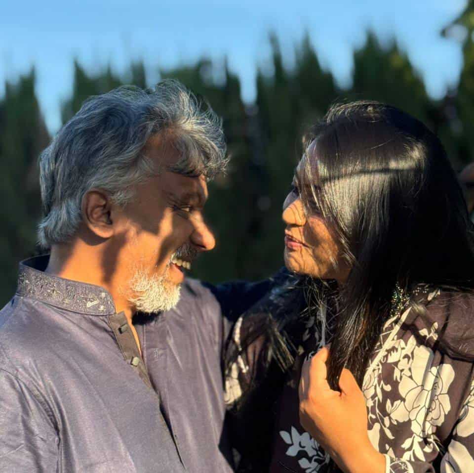 নির্মাতা অমিতাভ রেজা ও তার স্ত্রী একসঙ্গে হাসছেন. Channel i News - চ্যানেল আই নিউজ