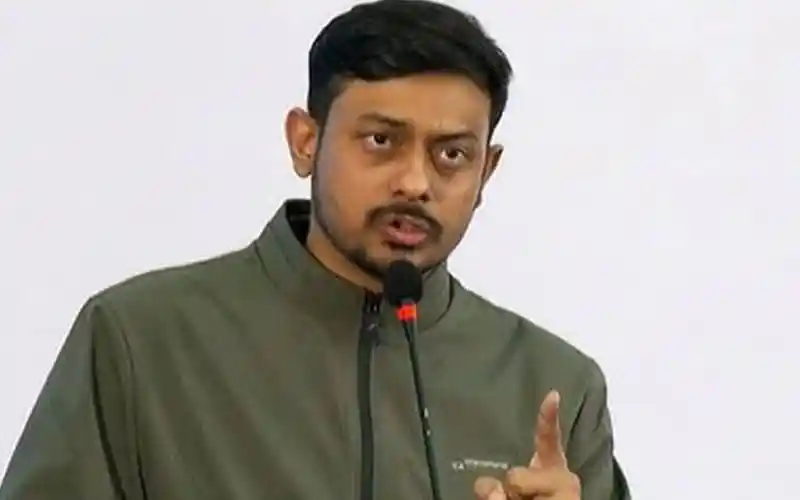 নাসীরুদ্দীন পাটওয়ারীর বিরুদ্ধে যুবদল নেতার মামলা বিষয়ক সংবাদে বক্তা. Channel i News - চ্যানেল আই নিউজ