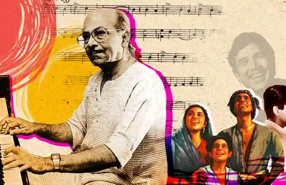 বিখ্যাত সুরকার ও সংগীতজ্ঞ সলিল চৌধুরীর ছবি, পিয়ানো বাজাচ্ছেন. Channel i News - চ্যানেল আই নিউজ