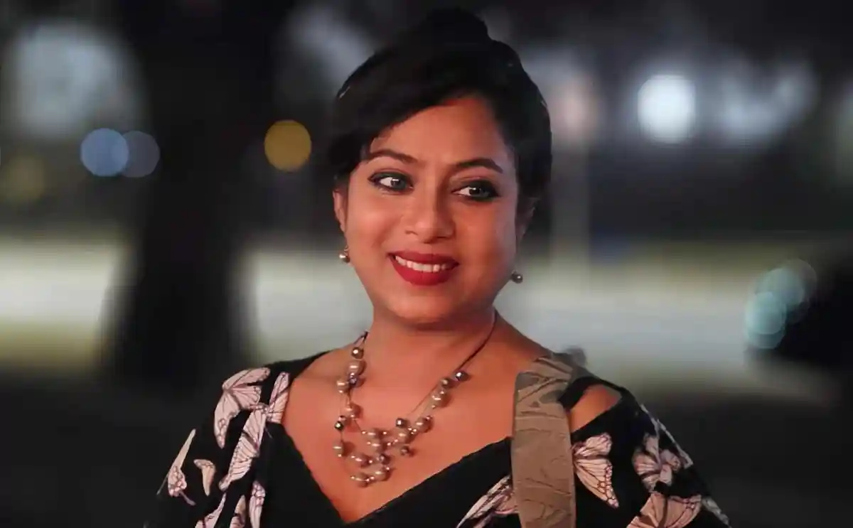 প্রফুল্লা নারী উদ্যোক্তা, হাস্যোজ্জ্বল মুখ, পেশাগত পোশাক. Channel i News - চ্যানেল আই নিউজ