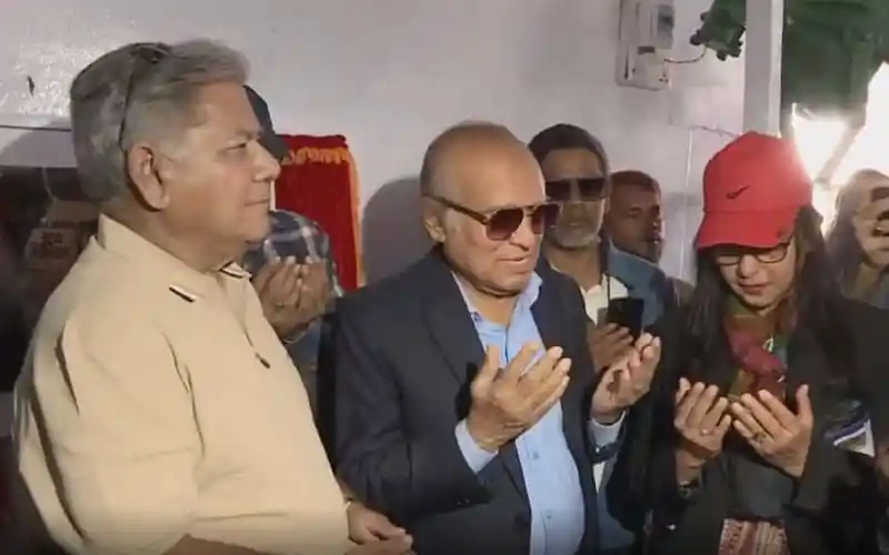 জনপ্রিয় ব্যক্তিরা প্যাডেল স্টিমার পি এস মাহসুদ এর আনুষ্ঠানিক উদ্বোধনে অংশগ্রহণ করছেন।. Channel i News - চ্যানেল আই নিউজ