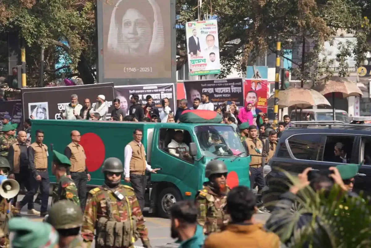 মানিক মিয়া অ্যাভিনিউতে খালেদা জিয়ার কফিনের জন্য প্রস্তুতি নেওয়া হচ্ছে. Channel i News - চ্যানেল আই নিউজ