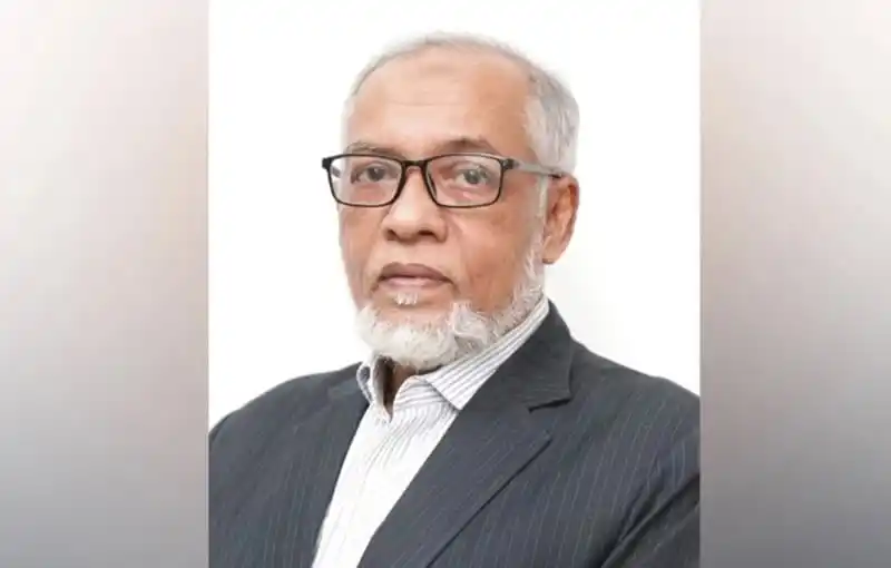 আইয়ুব মিয়া, সম্মিলিত ইসলামী ব্যাংকের চেয়ারম্যান, পরিপাটি পোষাক পরিহিত. Channel i News - চ্যানেল আই নিউজ