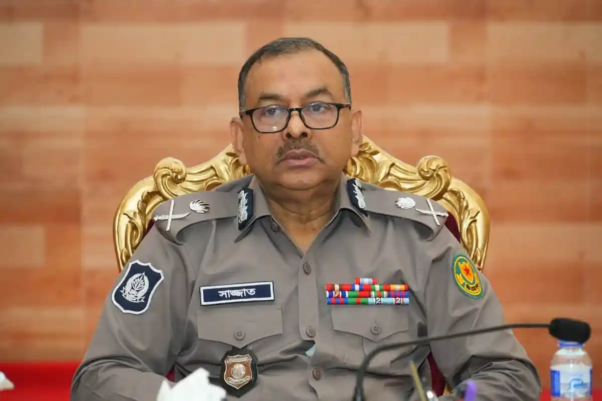 ঢাকা মহানগর পুলিশের কমিশনার নির্বাচনে নিরপেক্ষ থাকার আহ্বান জানান।. Channel i News - চ্যানেল আই নিউজ