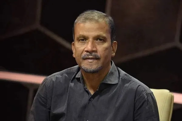 আসিফ নজরুল ক্রীড়া উপদেষ্টা হিসেবে বিসিবির অভিনন্দন গ্রহণ করছেন. Channel i News - চ্যানেল আই নিউজ