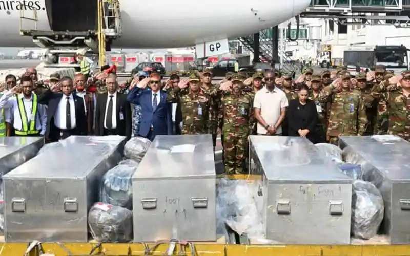 শহীদ শান্তিরক্ষীদের জানাজা শেষে বিমানবন্দরে শ্রদ্ধা নিবেদন. Channel i News - চ্যানেল আই নিউজ