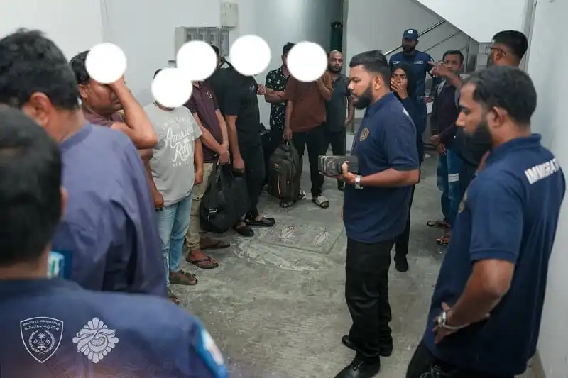 মালদ্বীপে টাস্কফোর্সের রেইড, বিভিন্ন আবাসন ব্লকে অভিযান. Channel i News - চ্যানেল আই নিউজ