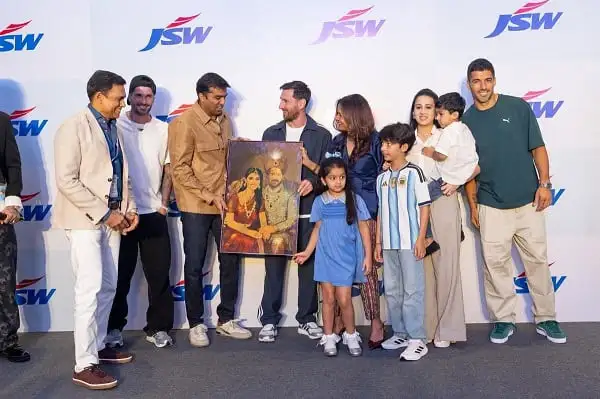 দর্শক ও শিল্পীদের সঙ্গে চিত্রশিল্পের প্রদর্শনী উদ্বোধন. Channel i News - চ্যানেল আই নিউজ