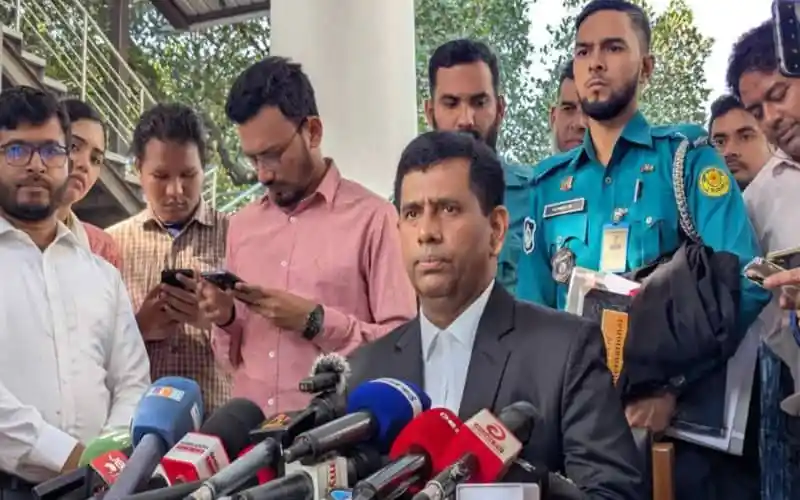 বাংলাদেশের একজন নেতা সংবাদ সম্মেলনে বক্তব্য দিচ্ছেন. Channel i News - চ্যানেল আই নিউজ