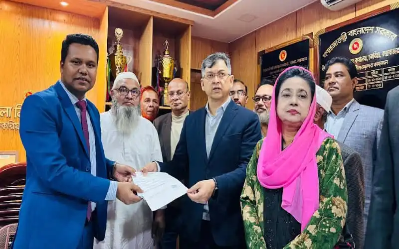 সালাহউদ্দিন আহমেদ মনোনয়নপত্র জমা দিচ্ছেন কক্সবাজার-১ আসনে. Channel i News - চ্যানেল আই নিউজ