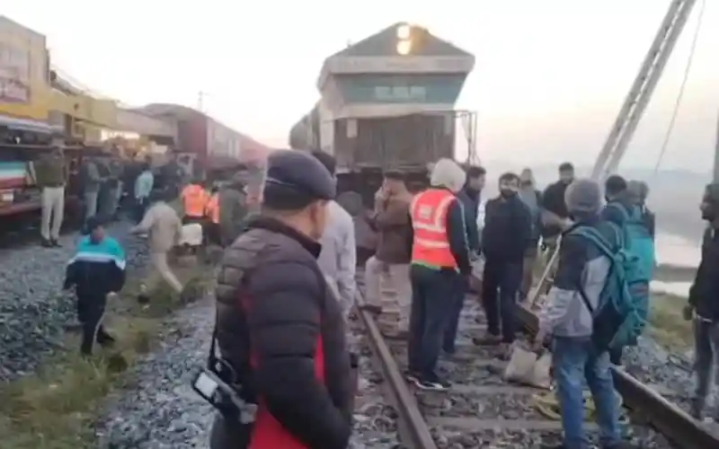 ভারতের আসামে ট্রেনের ধাক্কায় নিহত ৭ হাতির ছবি।. Channel i News - চ্যানেল আই নিউজ