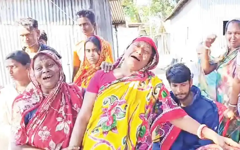 উল্লাসিত ও আনন্দিত পরিবারের সদস্যরা ময়মনসিংহে হত্যার ঘটনায়. Channel i News - চ্যানেল আই নিউজ