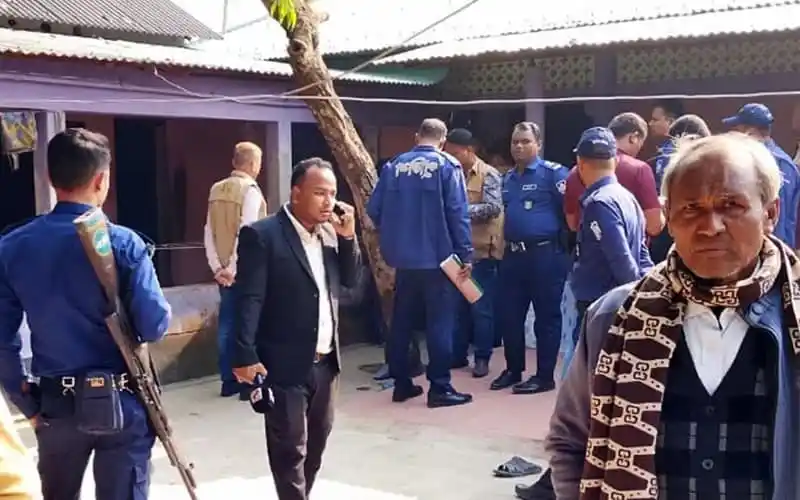 রংপুরে মুক্তিযোদ্ধা ও তাঁর স্ত্রীর হত্যার তদন্তে পুলিশ ও স্থানীয়রা. Channel i News - চ্যানেল আই নিউজ