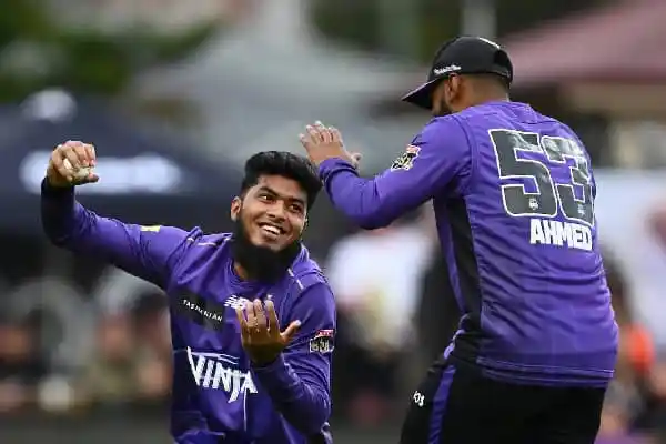 ক্রিকেট খেলোয়াড়রা উল্লাসে মেতে উঠেছেন, মাঠে আনন্দের পরিবেশ. Channel i News - চ্যানেল আই নিউজ