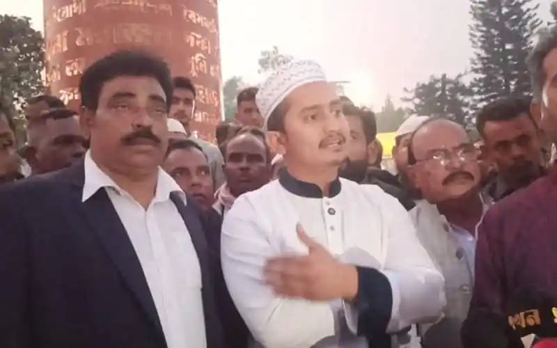 সারজিস আলমের সঙ্গে অন্য নেতারা জোটের সম্ভাবনা নিয়ে আলোচনা করছেন।. Channel i News - চ্যানেল আই নিউজ