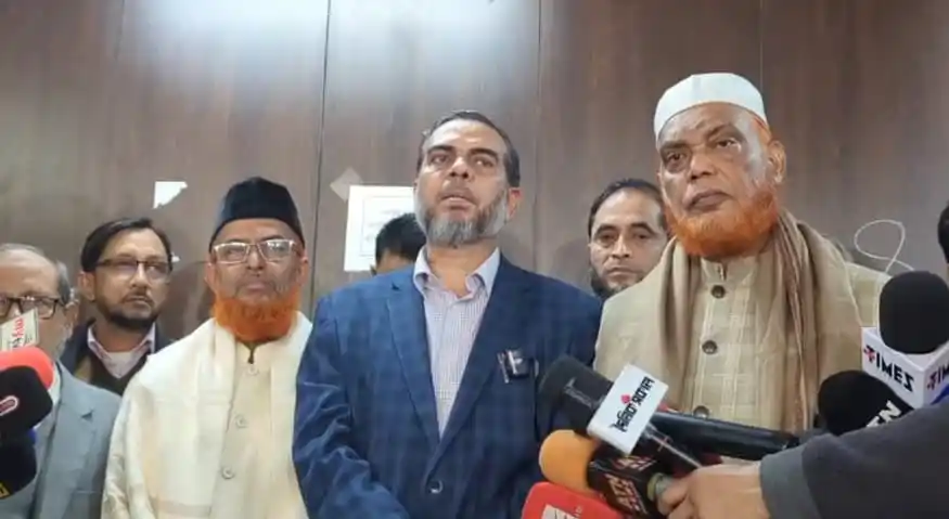 ডা. শফিকুর রহমানের মনোনয়নপত্র জমা দেওয়ার সময় ছবি. Channel i News - চ্যানেল আই নিউজ