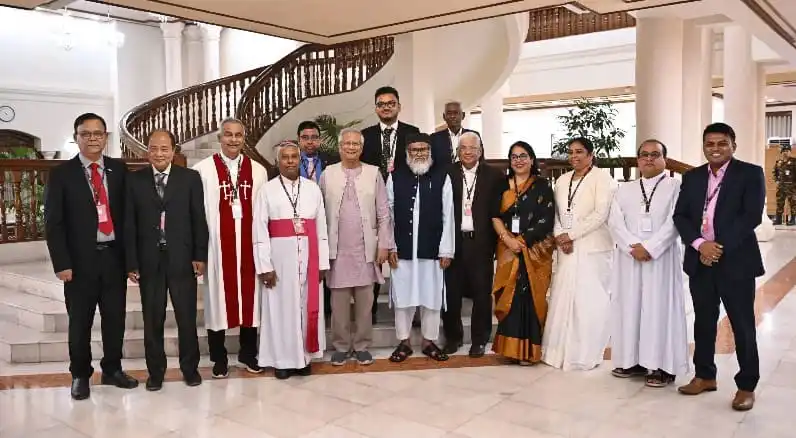 ধর্মীয় নেতাদের সঙ্গে প্রধান উপদেষ্টার বড়দিন শুভেচ্ছা বিনিময়. Channel i News - চ্যানেল আই নিউজ