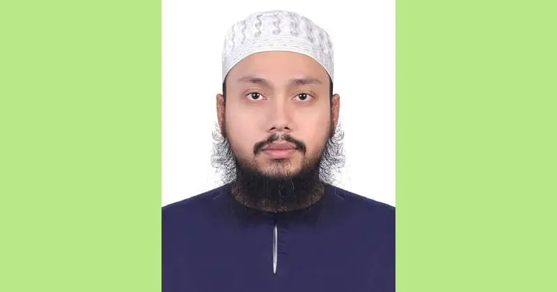 নিরাপদ পোষাক পরিহিত একজন মুসলিম পুরুষের ছবি. Channel i News - চ্যানেল আই নিউজ
