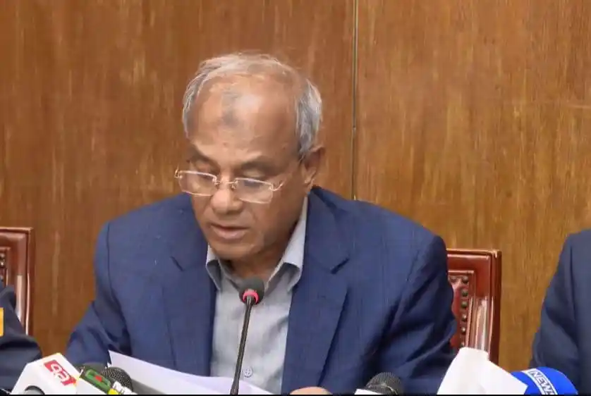 স্বরাষ্ট্র উপদেষ্টা হাদির হত্যাকাণ্ডের তদন্তে গুরুত্ব দিচ্ছেন।. Channel i News - চ্যানেল আই নিউজ