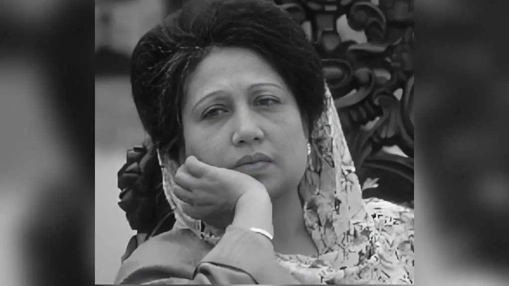 খালেদা জিয়া, বাংলাদেশের সাবেক প্রধানমন্ত্রী, শোক প্রকাশ করছেন. Channel i News - চ্যানেল আই নিউজ