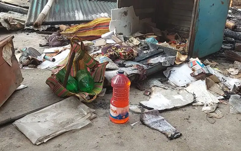পেট্রোল বোমার কারণে মাগুরার সরকারি অফিসে অগ্নিকাণ্ডের ছবি. Channel i News - চ্যানেল আই নিউজ