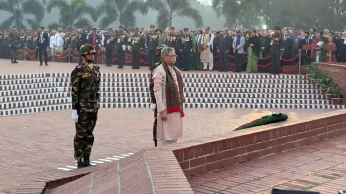 রাষ্ট্রপতি জাতীয় স্মৃতিসৌধে শ্রদ্ধা নিবেদন করছেন. Channel i News - চ্যানেল আই নিউজ