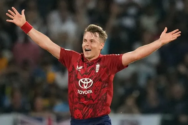 কারেনের হ্যাটট্রিক, লঙ্কানদের হারিয়ে সিরিজ শুরু ইংল্যান্ডের