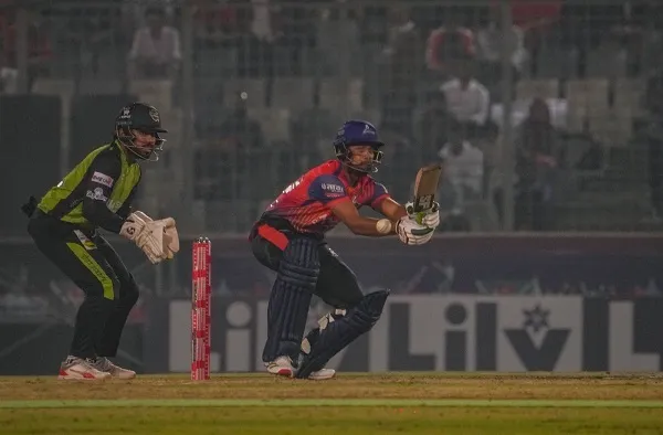 ফাইনালে ওঠার লড়াইয়ে সিলেটকে ১৬৬ রানের লক্ষ্য দিল রাজশাহী