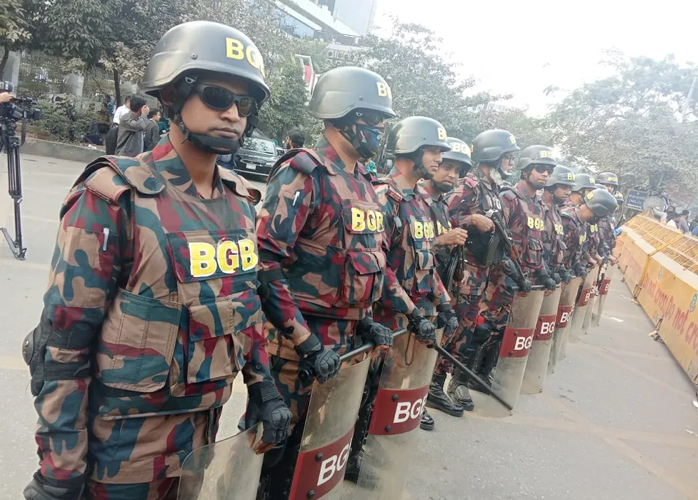 ইসি ভবনের সামনে বিজিবি মোতায়েন