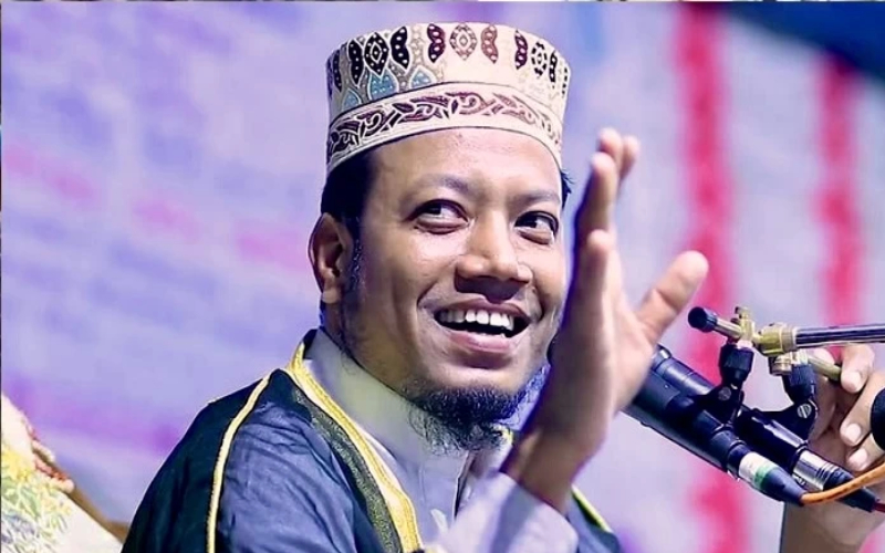 আরাফাত কোকোকে নিয়ে কটূক্তি করায় মাগুরায় আমির হামজার নামে মামলা
