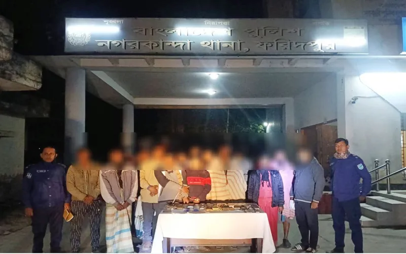 যৌথ বাহিনীর অভিযানে সারাদেশে আটক ১৫৭