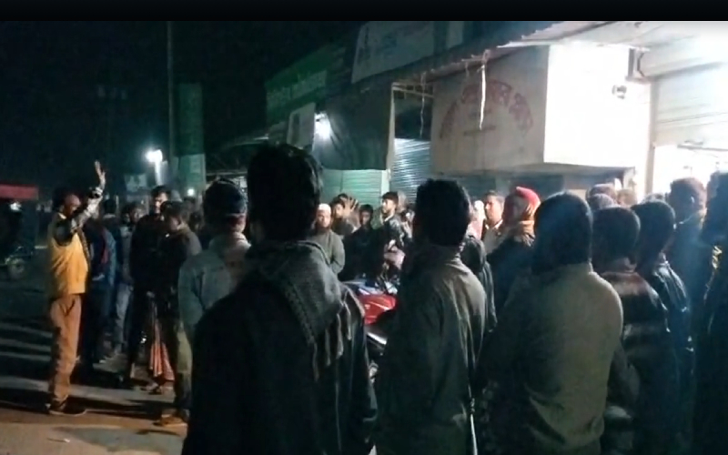 গাইবান্ধায় আসামী ধরতে গিয়ে হামলায় ৩ পুলিশ আহত