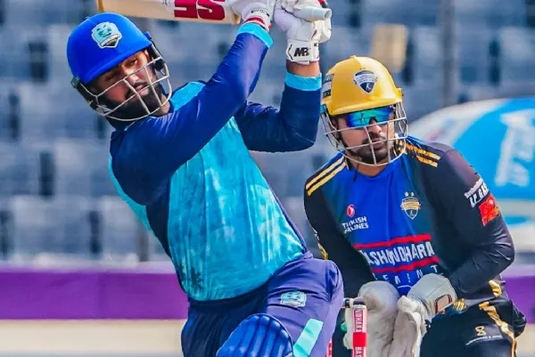 ঈসাখিলের সেঞ্চুরি, রংপুরকে বড় লক্ষ্য দিল ‘বিদায় নেয়া’ নোয়াখালী