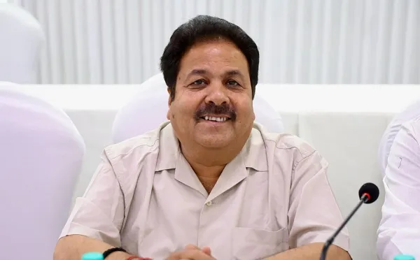 বাংলাদেশকে ভুল পথে টানছে পাকিস্তান: বিসিসিআই সহ-সভাপতি