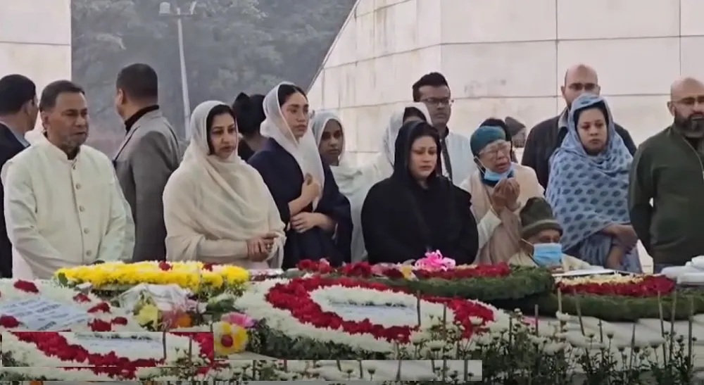খালেদা জিয়ার সমাধিতে জাইমা রহমানসহ পরিবারের সদস্যদের শ্রদ্ধা