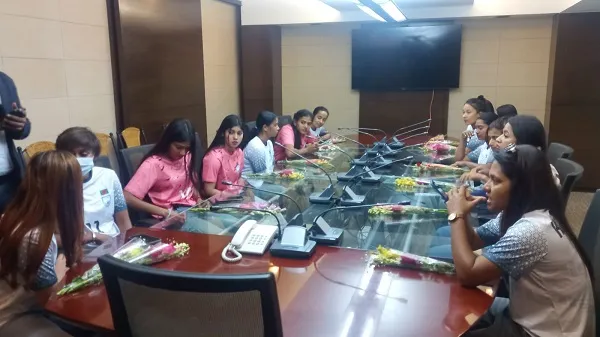 চ্যানেল আইতে ফুলেল অভ্যর্থনা সাফ ফুটসাল চ্যাম্পিয়নদের