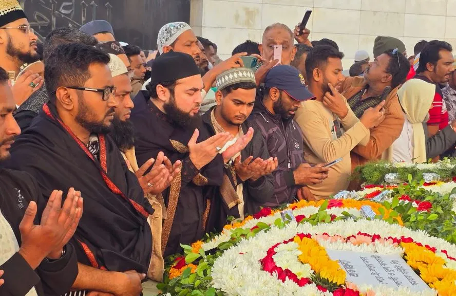 খালেদা জিয়ার কবর জিয়ারতে হাসান আযহারী
