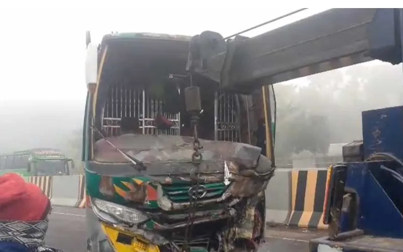 ঢাকা-ভাঙ্গা এক্সপ্রেসওয়েতে ত্রিমুখী সংঘর্ষ, আহত ১০