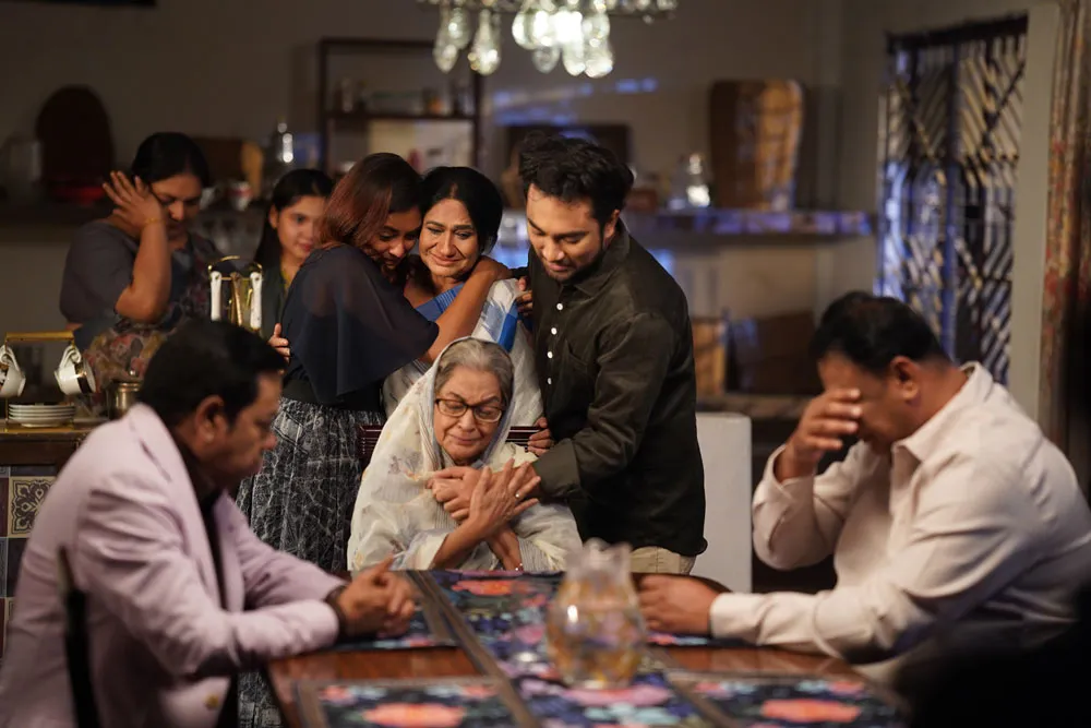 যাদের আবেগ কম তারাও ‘সম্পর্কের গল্প’ দেখে কাঁদছে!