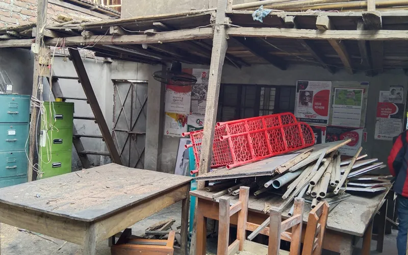 বরিশালে ওয়ার্কার্স পার্টির কার্যালয় ভাঙচুর, মালামাল লুট